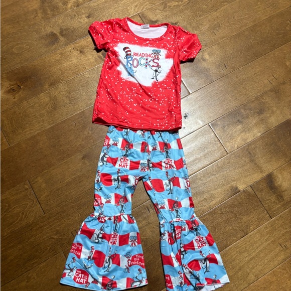 Dr Suess outfit size 4t unisex the cat in The hat. New without tags - Picture 1 of 4
